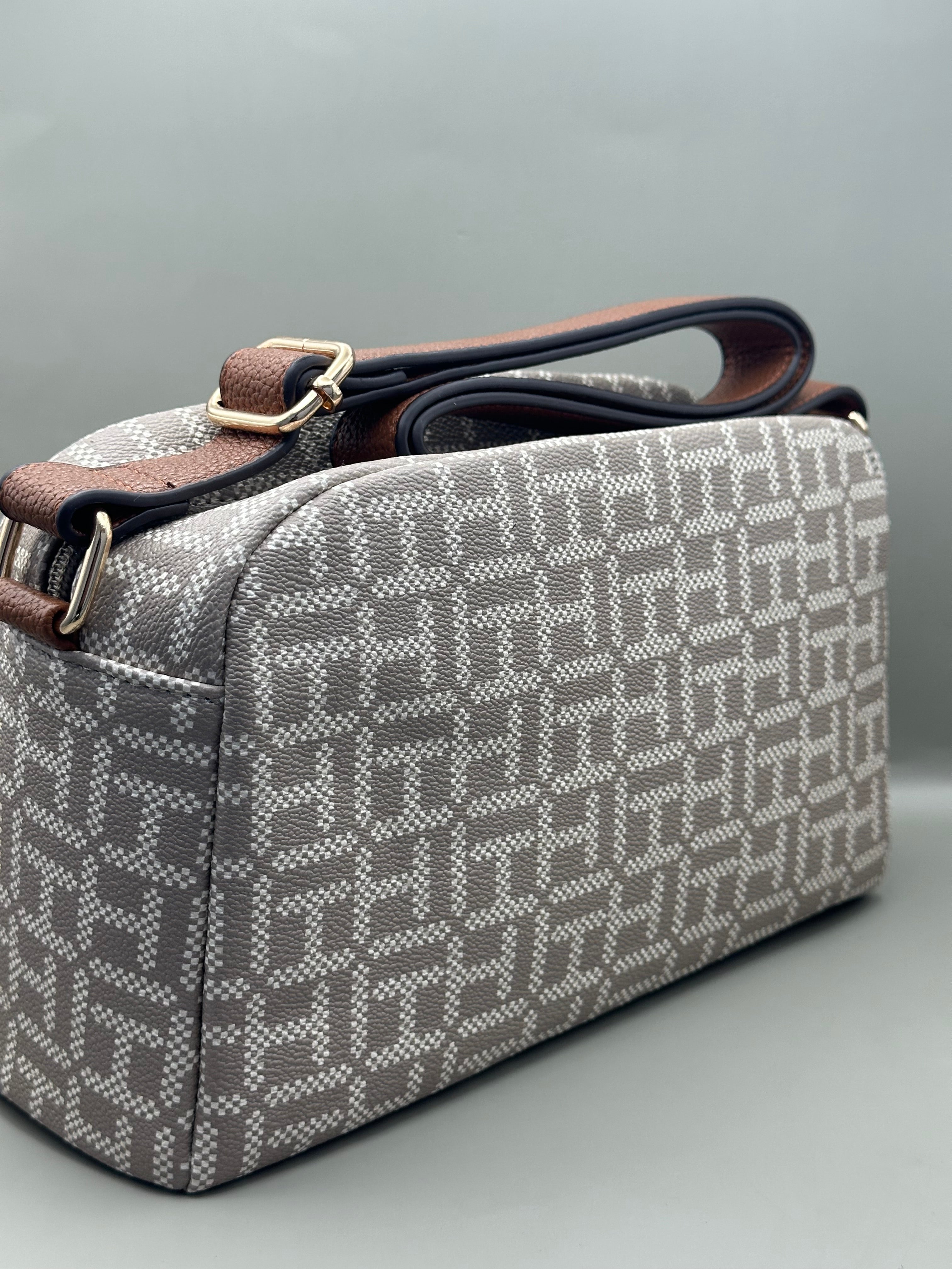 Tommy Hilfiger Flag Paved Handbag