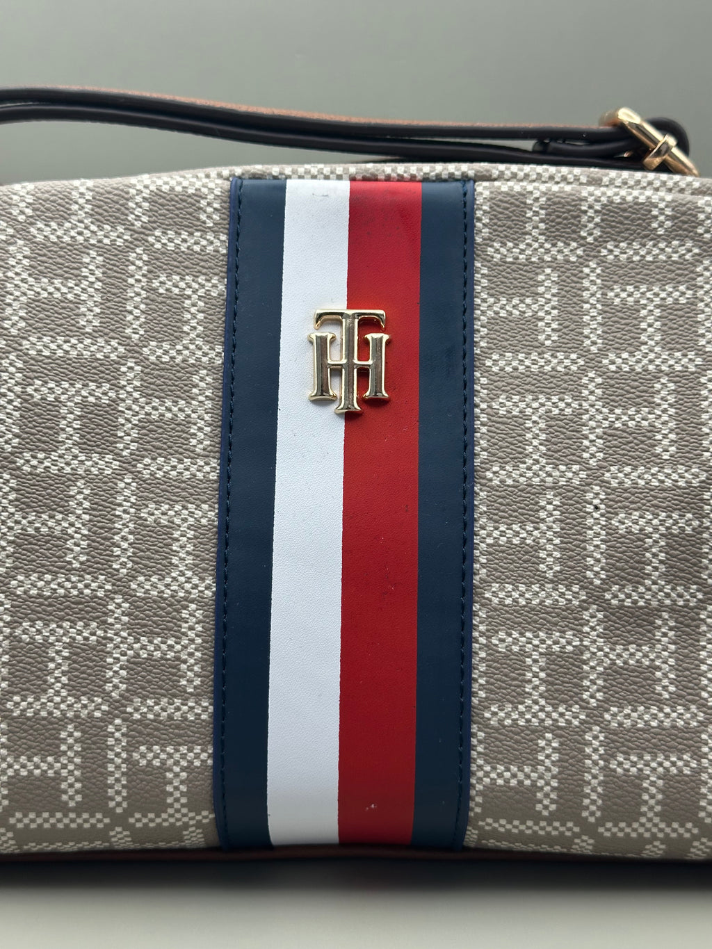Tommy Hilfiger Flag Paved Handbag