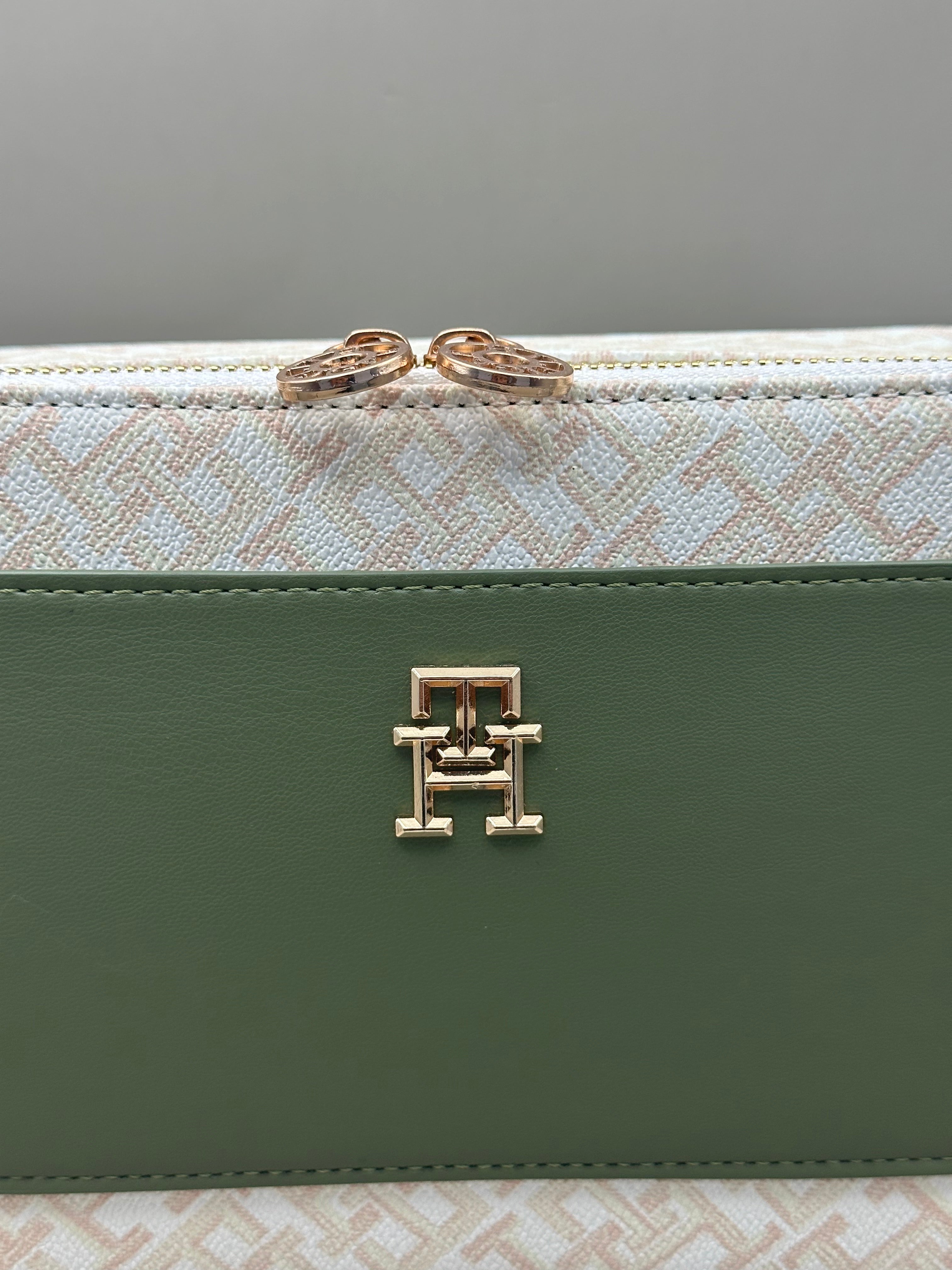 Tommy Hilfiger Embroidery Square Handbag