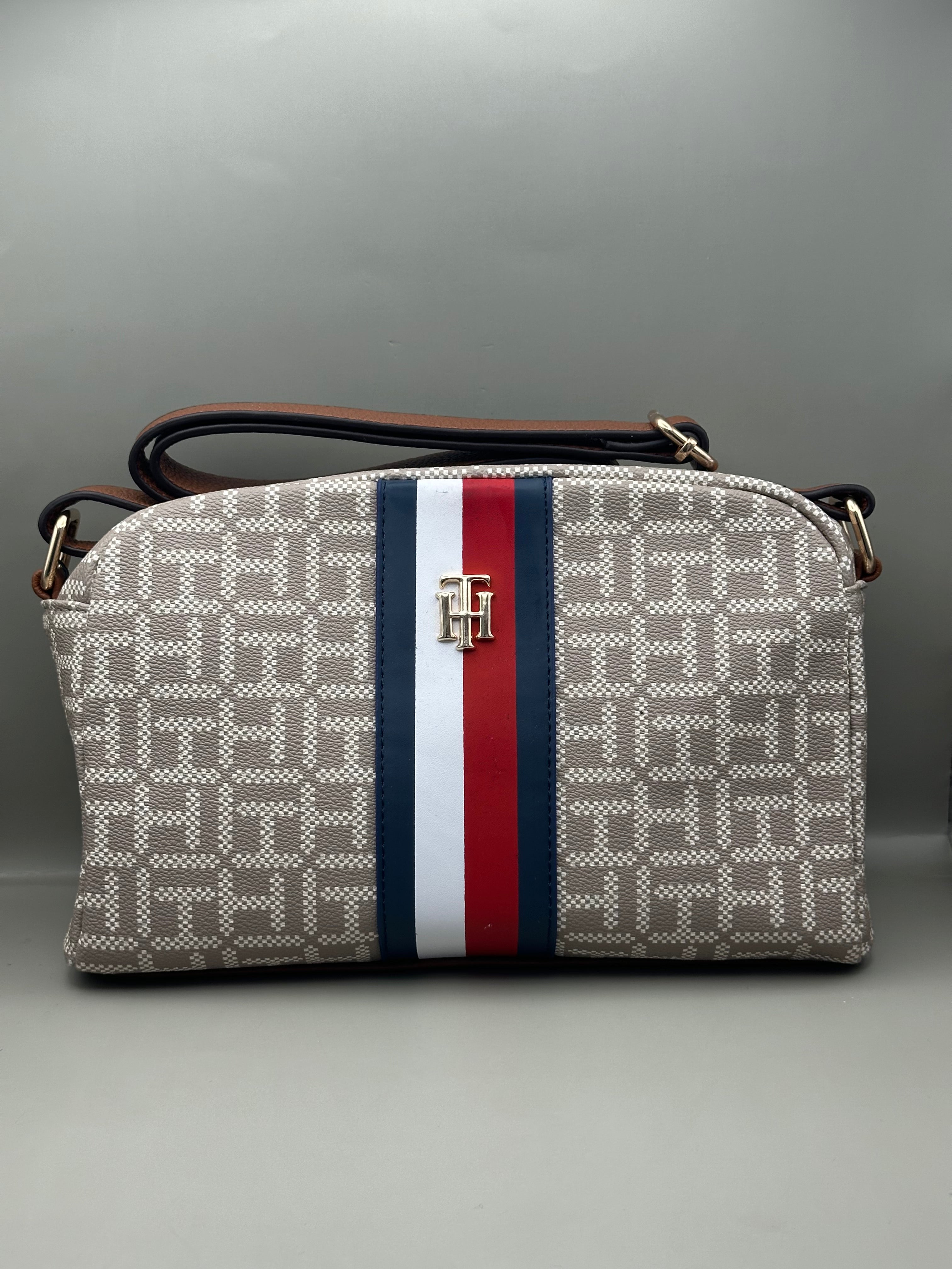 Tommy Hilfiger Flag Paved Handbag