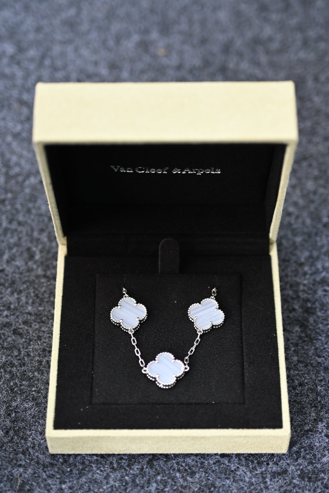 Van Cleef & Arpels 'Ice Blue'