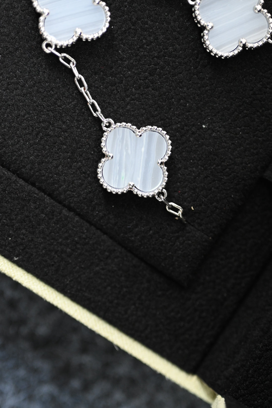 Van Cleef & Arpels 'Grey'