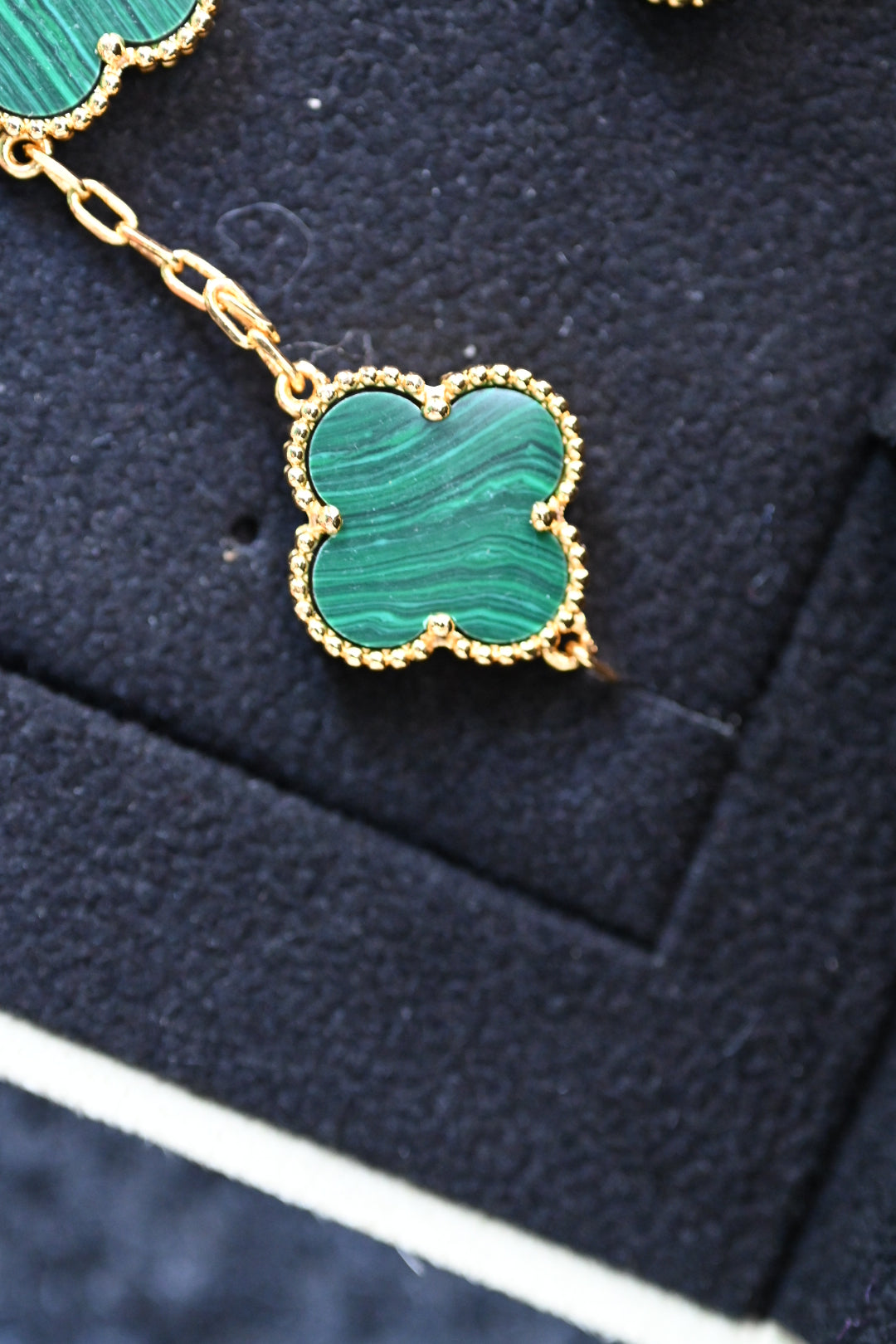 Van Cleef & Arpels 'Patterned Green'